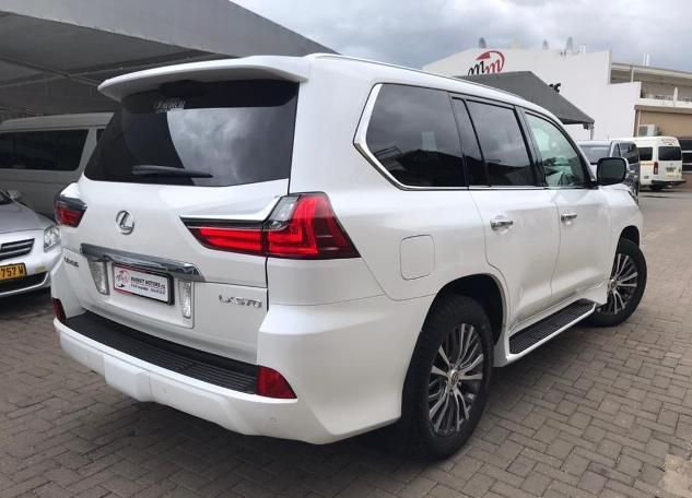 Toyota Land Cruiser Lexus LX 570 V8