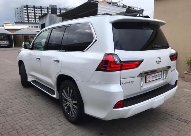 Toyota Land Cruiser Lexus LX 570 V8