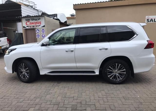 Toyota Land Cruiser Lexus LX 570 V8