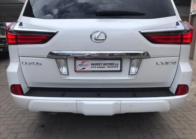 Toyota Land Cruiser Lexus LX 570 V8