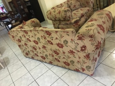 3-4 SEATER COUCH (With 3 Cushions)