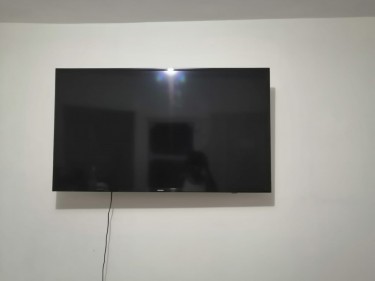 Samsung Smart TV 49 Inch With Wall Mount 