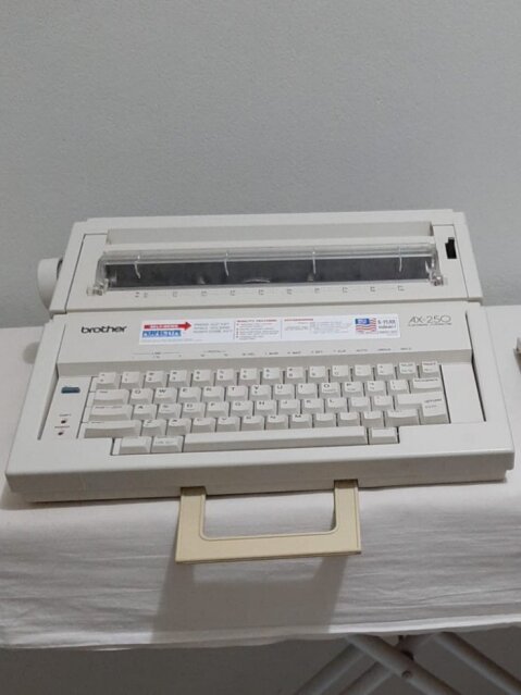 Brother AX-250 Electronic Typewriter