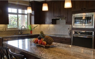 CUSTOMIZE YOUR OWN BEAUTIFUL KITCHEN 