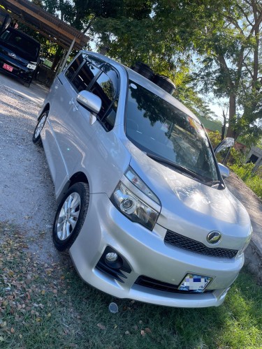 2012 TOYOTA VOXY RECENTLY IMPORTED 