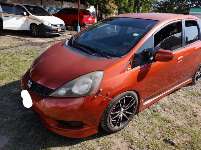 2012 HONDA FIT RS TIP TRONIC 950K NOW!