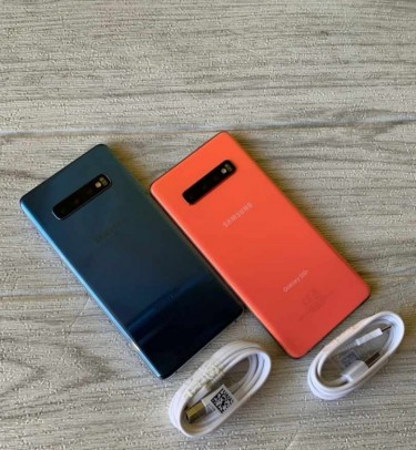 Samsung Galaxy S10+ Blue And S10 Plus Coral 