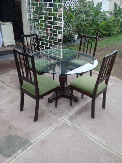 4 Seater Mahogony Glass Top Dining Table