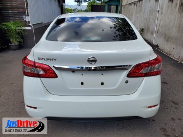 2013 NISSAN SYLPHY 