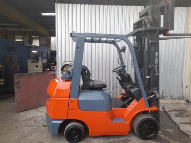 Toyota  3 Ton Forklift  With Side Shift  Exelent  