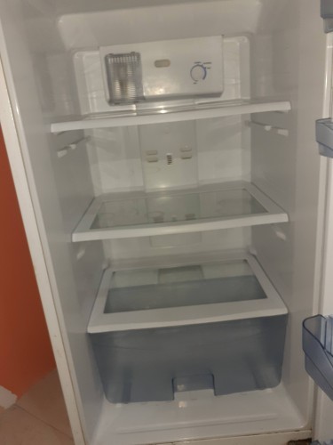 WHITE FRIGIDAIRE  13CUBIC Refrigerator 