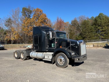 2008 Kenworth T800 6x4 T/A Sleeper Truck Tractor