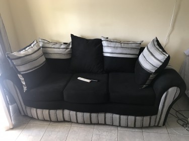 5 SEATER COUCH 