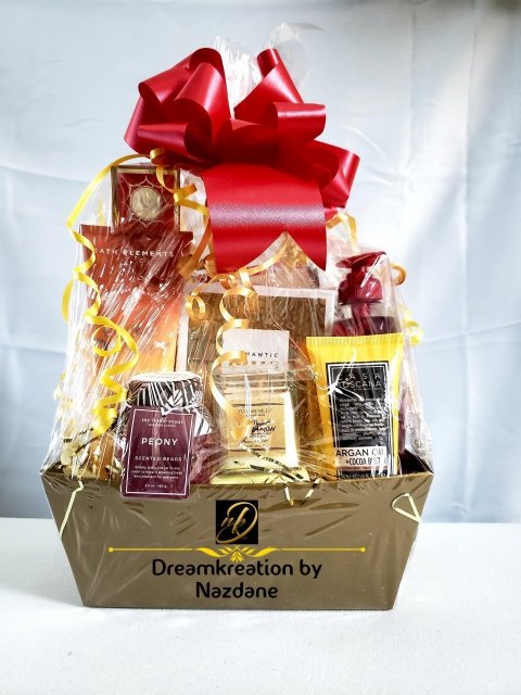 Gift Baskets & Gift Boxes
