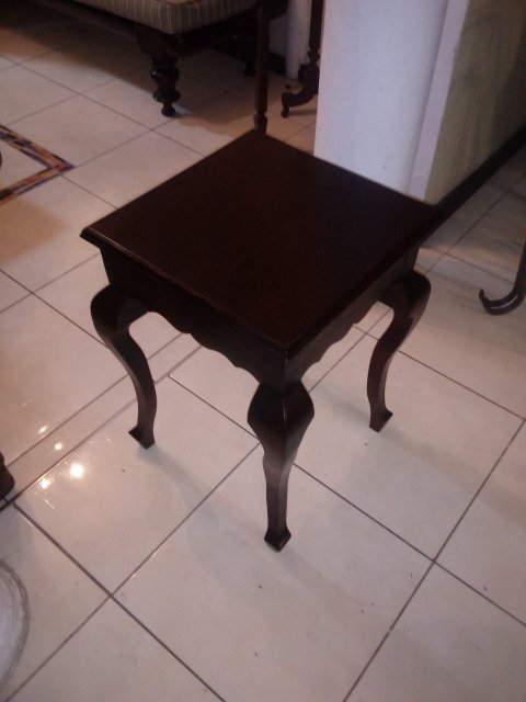 Mahogany End/Accent Table