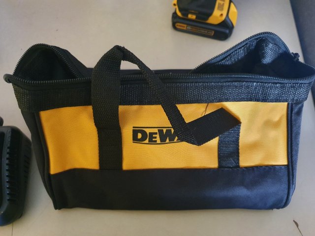 Dewalt DCD985 20v Hammer Drill Driver Kit