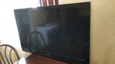 40'' Toshiba Flatscreen TV