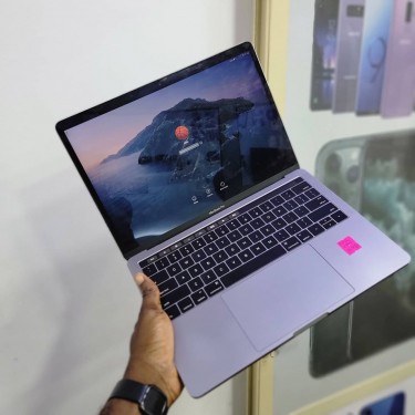 2016 MacBook Pro 512/8GB | Core I5 | Touch Bar