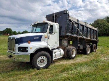2000 International Paystar 5600 T/Axle Dump Truck