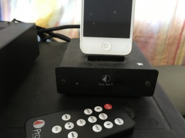 Pro-Ject Dock With Remote And Iphone