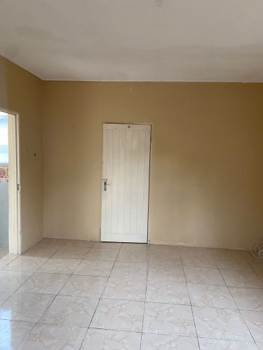 Self Contained Unfurnished 1 Bedroom 