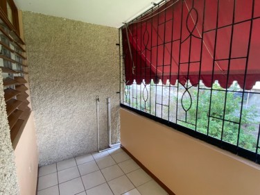 Recently Refurbished 2 Bedroom,1 Bathroom W/ Porch