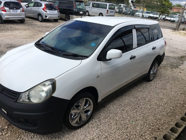 2010 NISSAN AD WAGON