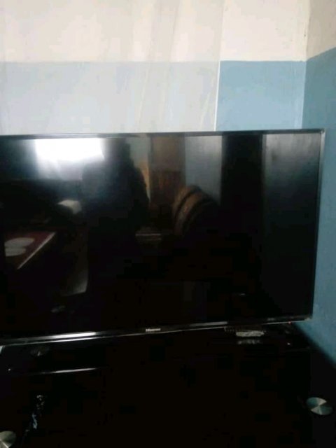 53 Inch Hisense Tv Fos Sale As Is.