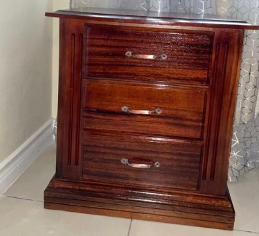1 Chester Draw And 1 Side Table Guango Wood