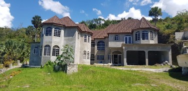 5 Bedroom Newly Built House For Sale