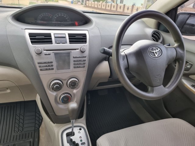 Toyota Belta 2012