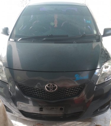 2011 Toyota Yaris PRICE NEGOTIABLE 