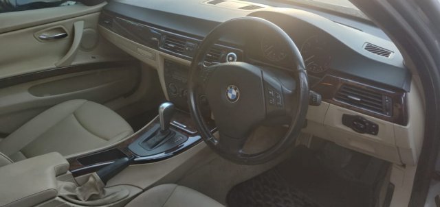 BMW 318i Series