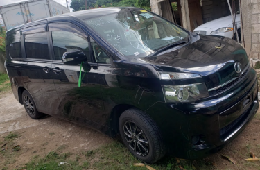 2012 Toyota Voxy For Rent