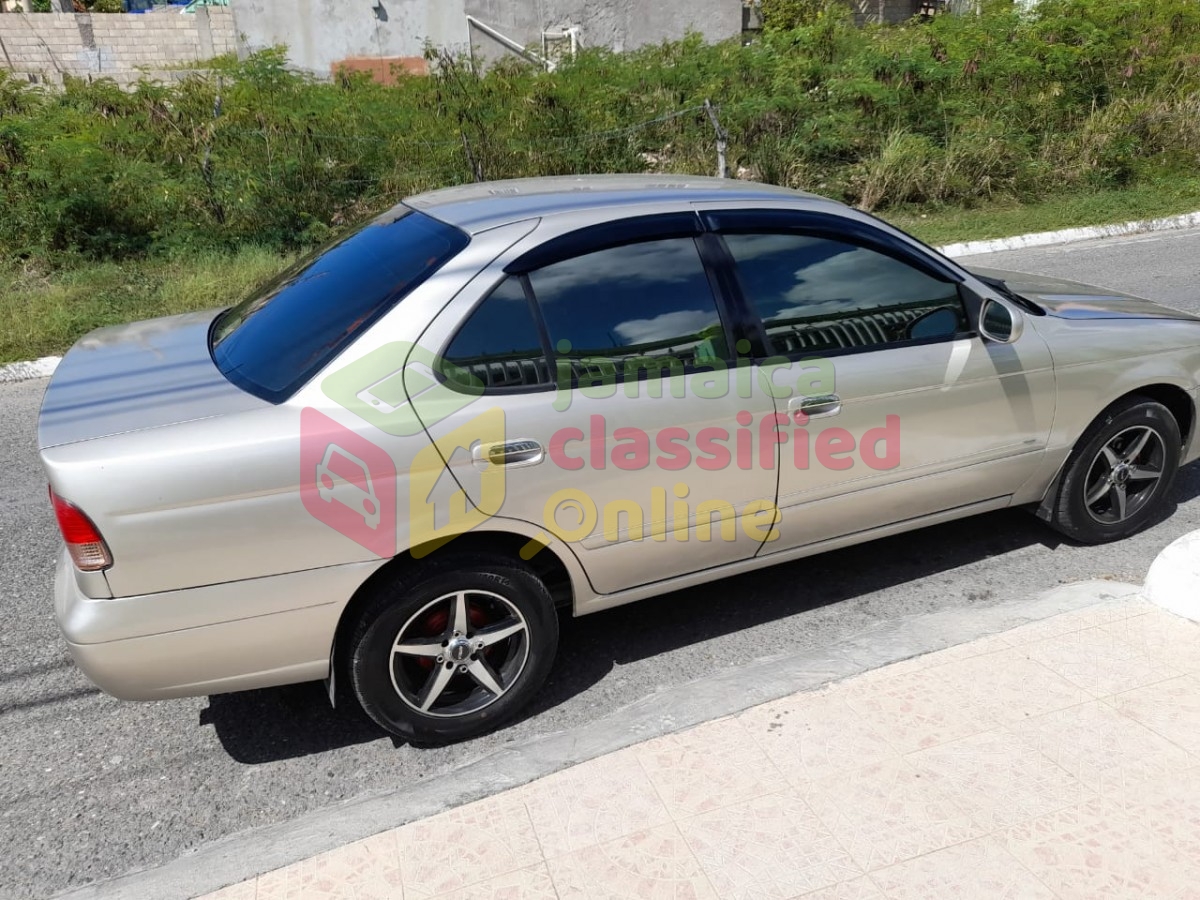 For Sale: 2004 Nissan Sunny - Old Harbour