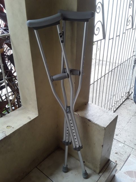 Brand New Crutches For Children (5ft2)max