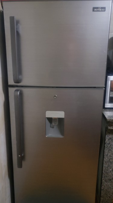 Large Stainless Steel Refrigerator With Dispenser