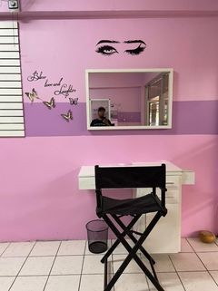 Hair Dresser Space,Nail Tech ,makeup Artiste Ect  