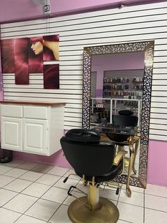 Hair Dresser Space,Nail Tech ,makeup Artiste Ect  