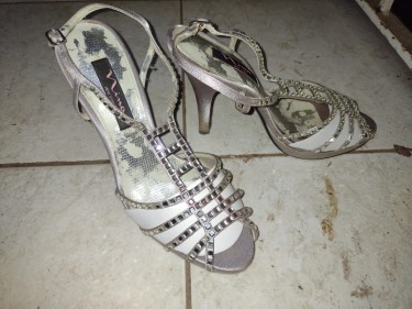 Used Female Shoes, Clothes & Bags