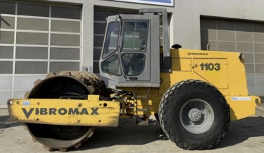 New Canadian Import 15 Ton Padfoot Vibromax Roller