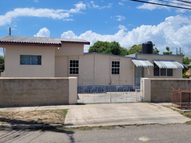 3 Bedroom House In Portmore For Sale