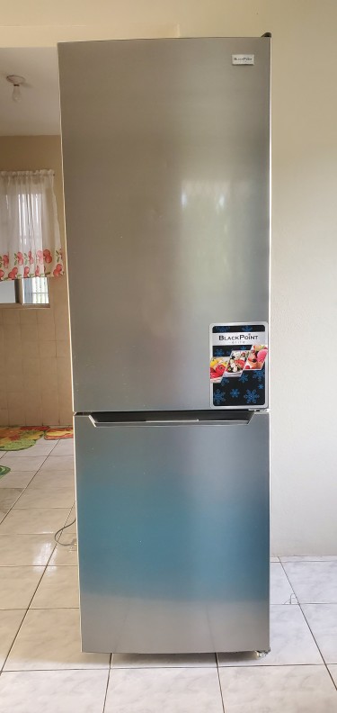 15 Cu. Ft. Blackpoint French Design Refrigerator