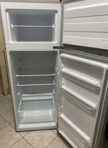  Bluesonik Refrigerator Immaculate Condition 