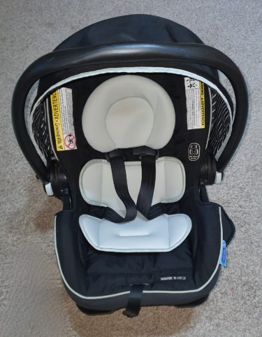 Graco Car Seat With Base $22,000