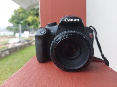 Canon Rebel T5 + 3 Camera Lens + 1 Lens Hood