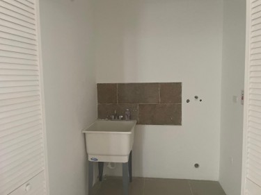 2 Bedroom 2 Bathroom Apartment 