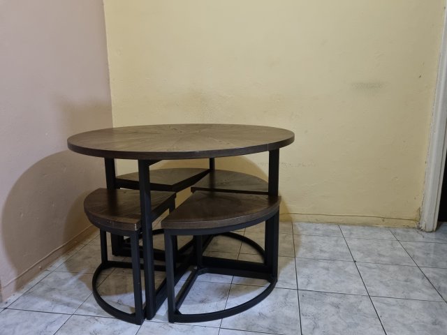 Circular Dining Table With Stool Chairs