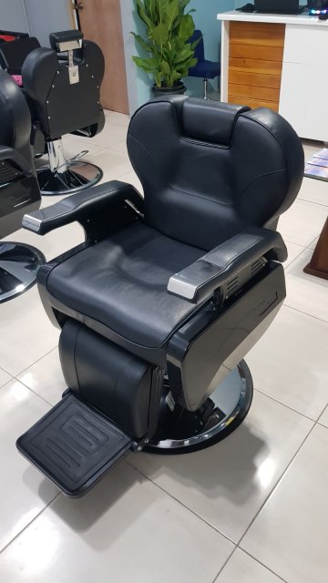 Barber Nail And Hair Stations For Rent