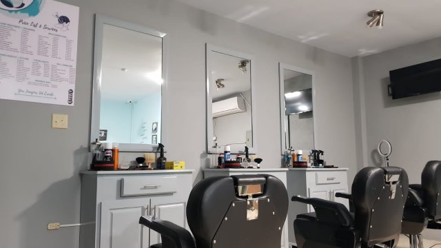 Barber Nail And Hair Stations For Rent